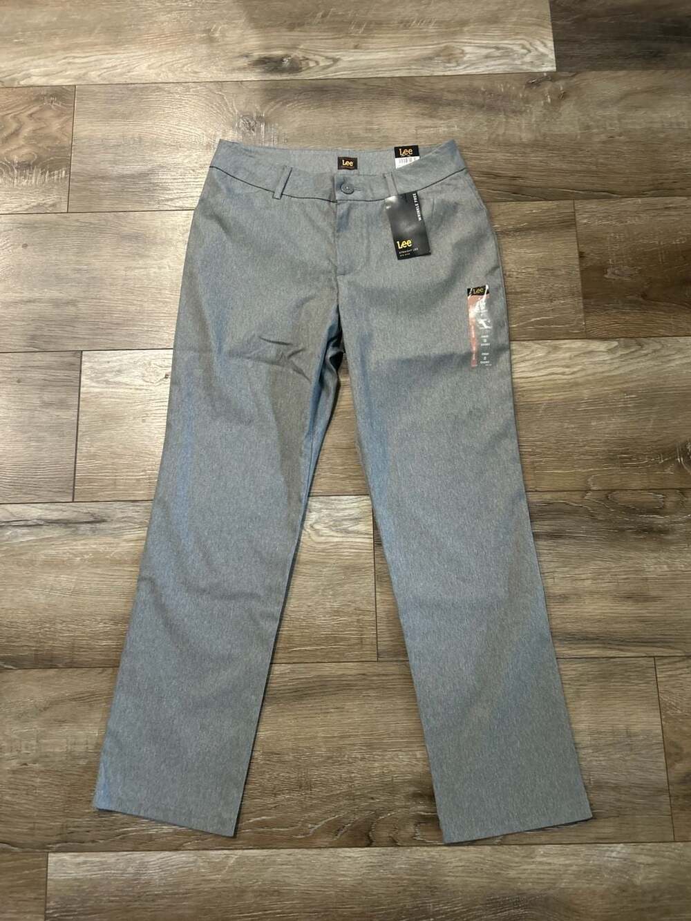 Lee Women's Wrinkle Free Straight Leg Mid Rise Pants Ash Heather Size 8 Short